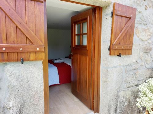 Quinta da Ponte Queen Room with Pool View