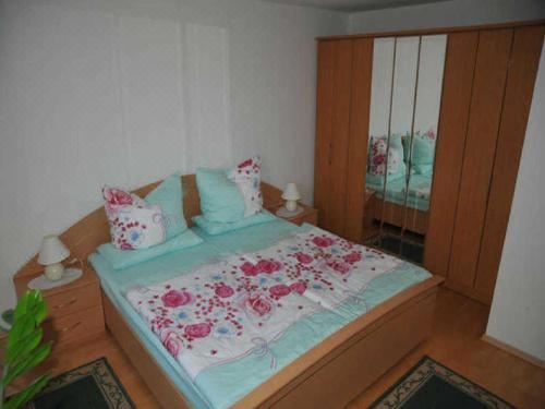 带阳台和露台的一卧室公寓