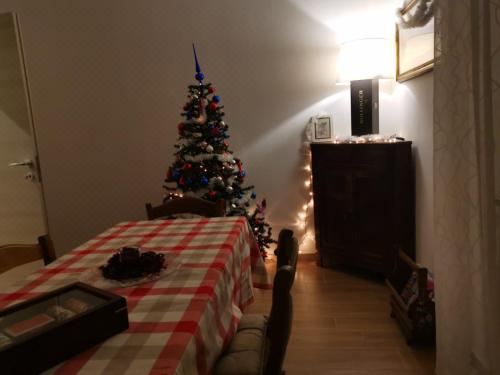 大型双人间（共用浴室）