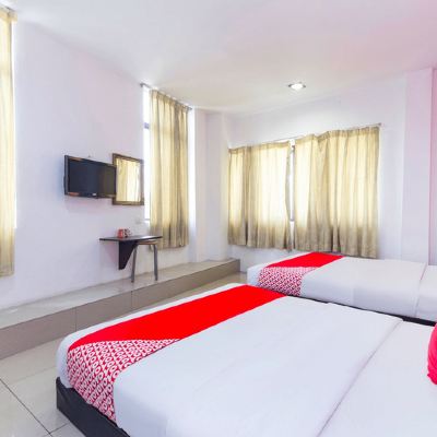 Suite Bertiga Kupon OYO 162 FB Hotel