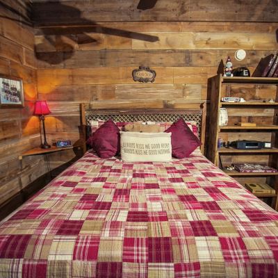 Classic Cabin, 1 Queen Bed, Jetted Tub (Sully's Place) 7F Lodge Promo Code