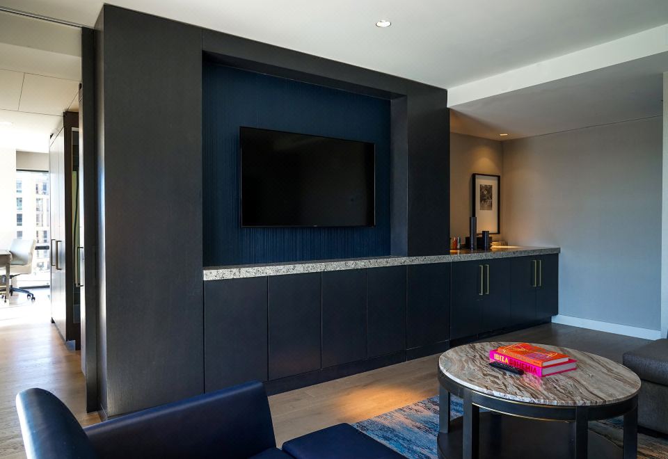 河景一卧室套房 - 帶陽台