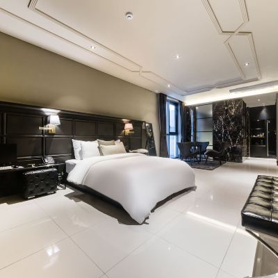 VIP Room Hotel Vow Promo Code