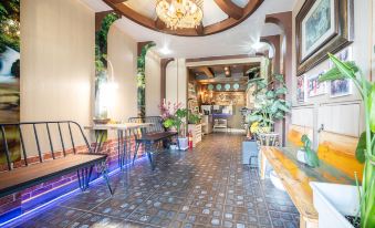 Brown Hotel - Housity