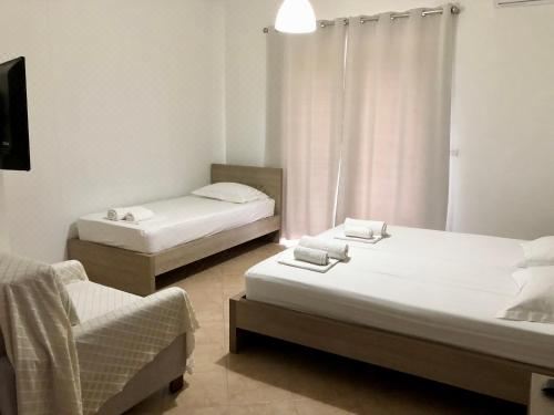 带阳台的三人房