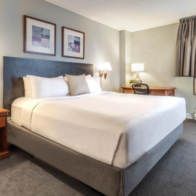 Queen Suite-with Balcony & Kitchen Hotel Saint-Laurent Montreal Promo Code
