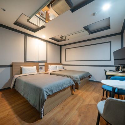 Twin Bed Room (Free View Of Netflix) 피크닉 모텔 쿠폰