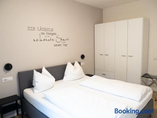 高级一卧室带阳台公寓