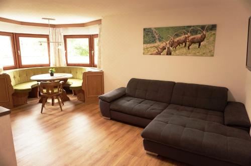 Hotel Pension Haid Two-Bedroom Apartment