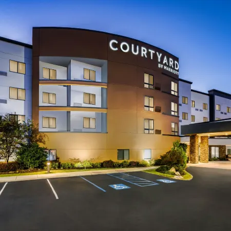 Courtyard Auburn