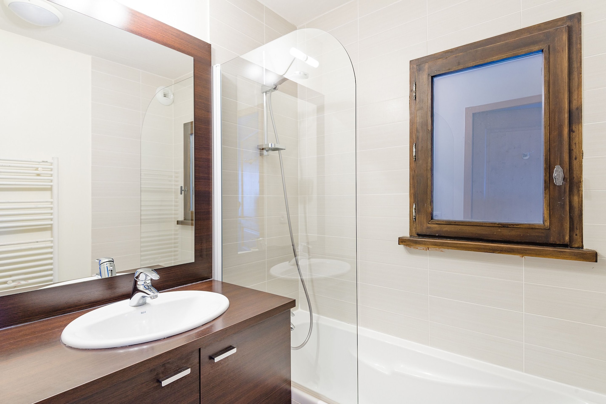 带壁龛的两卧室公寓