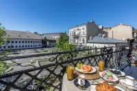 Holt Old Town Suites