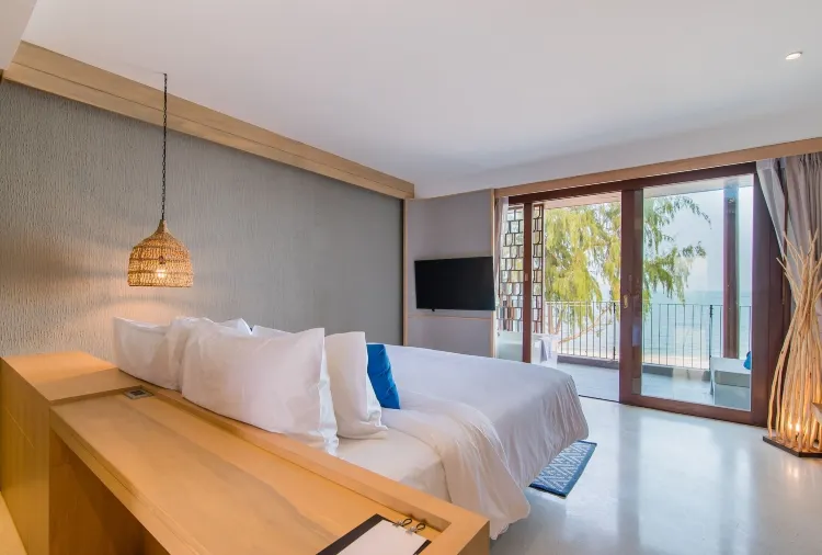 จากุชชี วิวทะเล