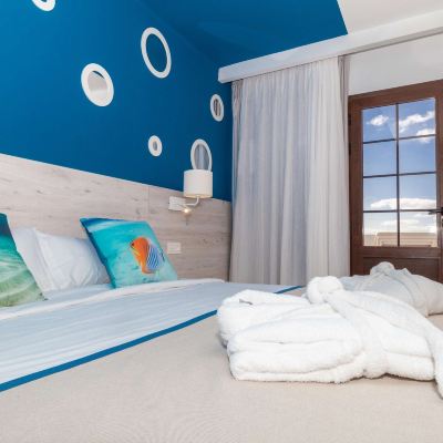 One Bedroom Apartment with Sea View R2 Bahía Kontiki Beach Apartments Promo Code