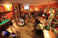 Sunflower Beach Backpacker Hostel & Bar