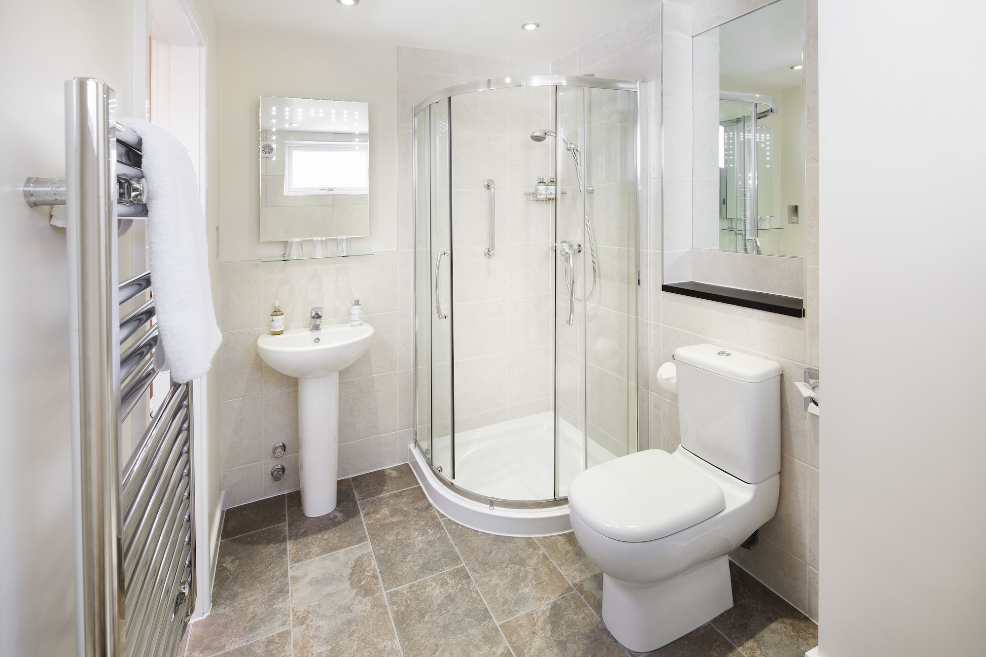 大型家庭房（底楼8号房）