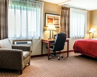 Quality Inn & Suites Davenport Near I-80 Hotels in 