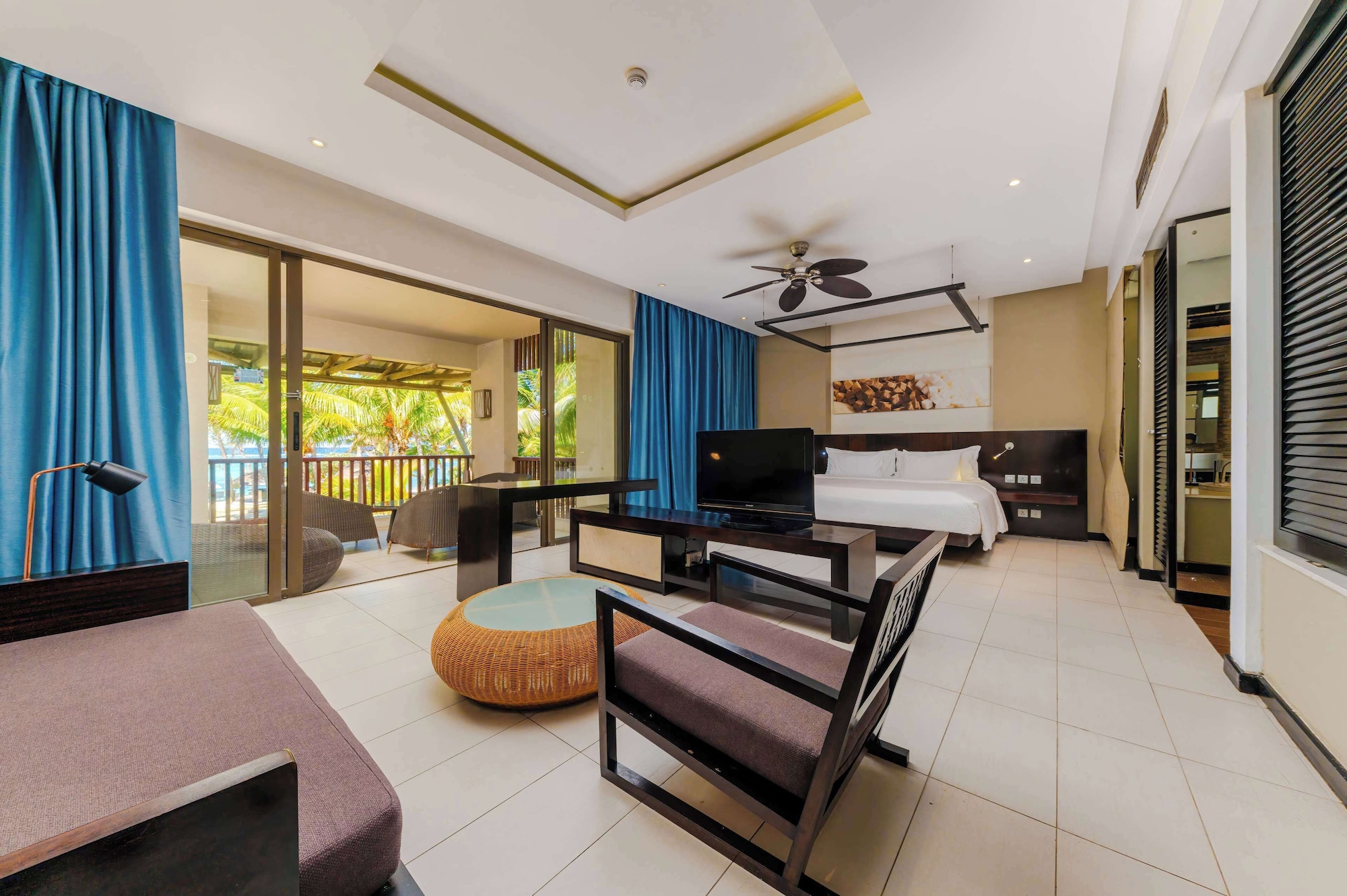 带海景的小型套房