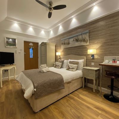 Deluxe Double Room With Courtyard View Old Thatch Bambers Green Promo Code