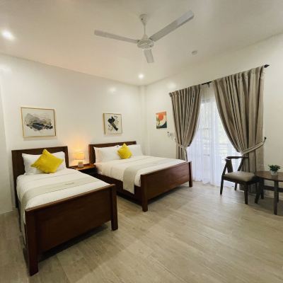 Superior Double Room THISTLE INN Promo Code