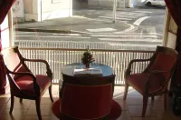 أوتل إينا