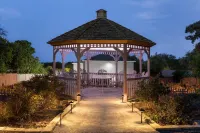 Days Inn by Wyndham Suites Fredericksburg