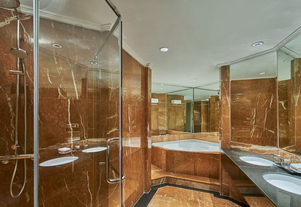 Sheraton Towers SingaporeClub lounge access, 1 Bedroom Suite, 1 King, High floor