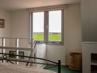 Comfortable and cozy cottage on farm Hotels in Beemster