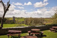 The George Inn & Plaine