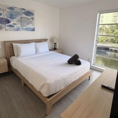Deluxe Designer Two-Bedroom Apartment with River Views Artrageous on The River by RocketStay Promo Code