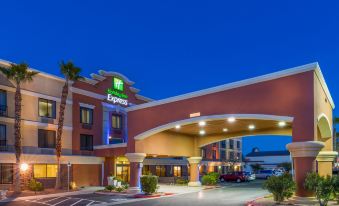 Holiday Inn Express & Suites Henderson