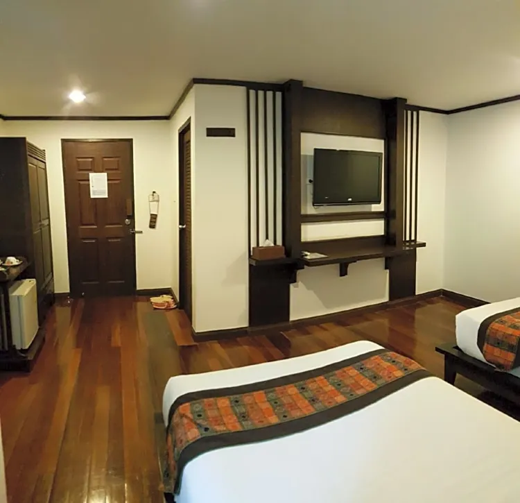 ห้องดีลักซ์เตียงใหญ่หรือเตียงแฝด