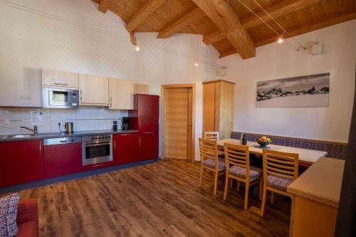 Kirchwirt Appartements Standard Three-Bedroom Apartment With Balcony