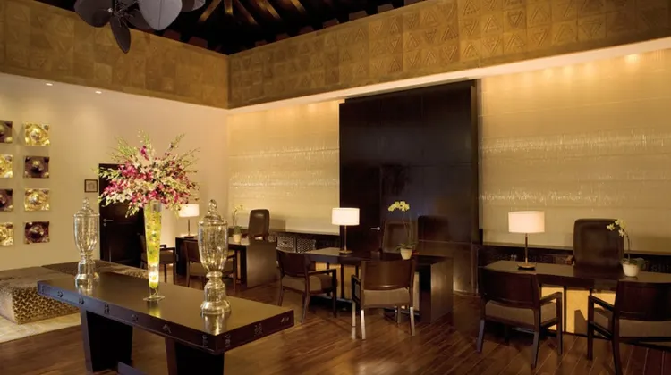 シークレッツ セント ジェームズ  食事・レストラン