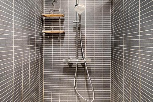 高级一卧室带阳台公寓