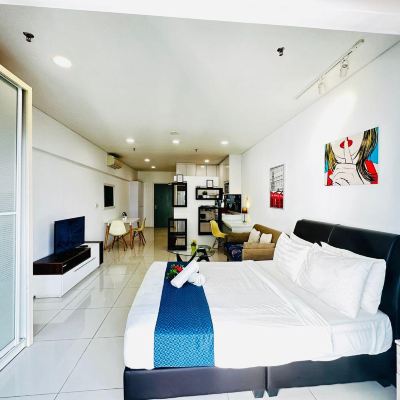 Family Two-Bedroom Suite Summer Suites KLCC by Luna Promo Code