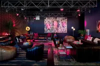 Moxy Minneapolis Uptown