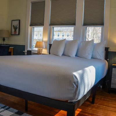 Studio Suite, River View, Annex Building Old Mill Inn Promo Code