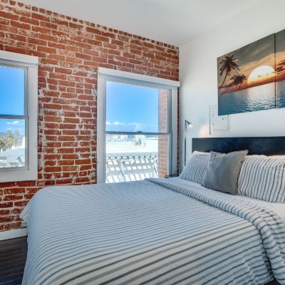 Studio Suite, Beachfront Ocean View Venice Breeze Suites Promo Code