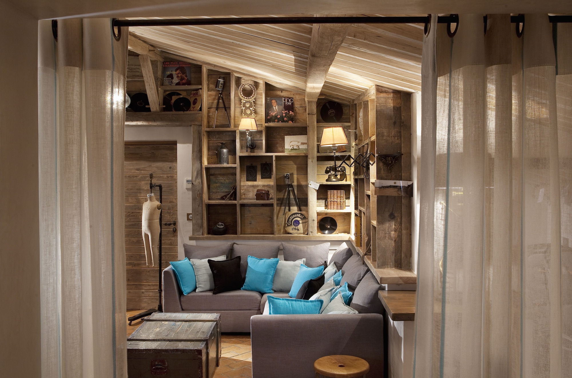 带露台并享有海景的小型套房