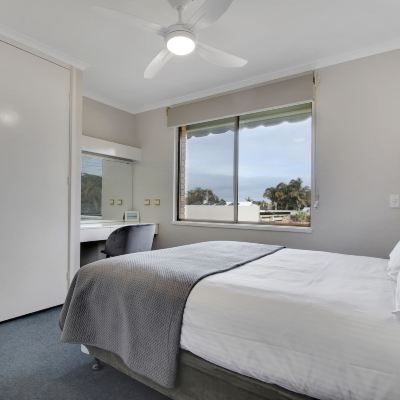 Three-Bedroom Apartment With Lake View Hybiscus Waterfront Apartments Promo Code