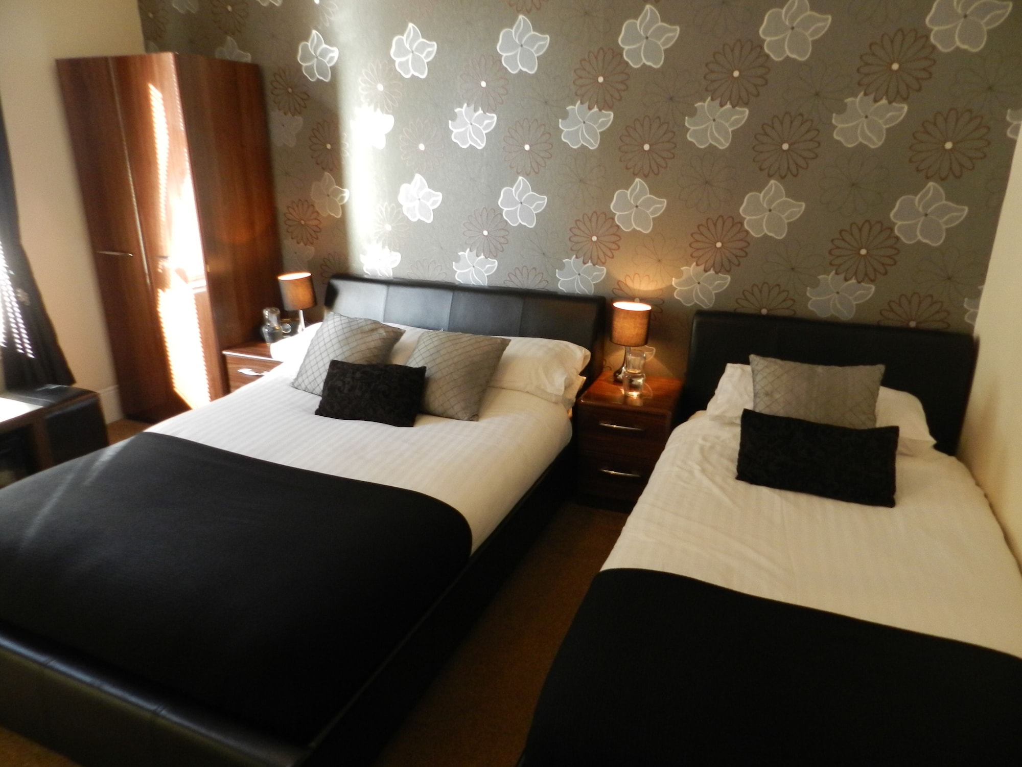 套房， 公共浴室， 花园景观