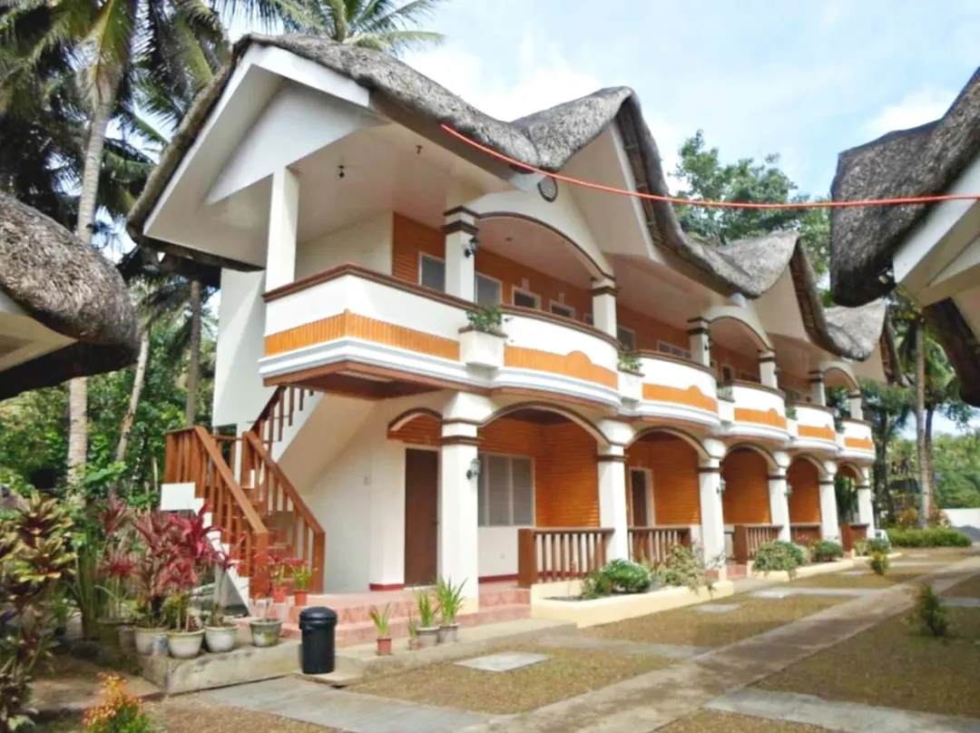 Agm Beachfront Resort & Resto - Donsol