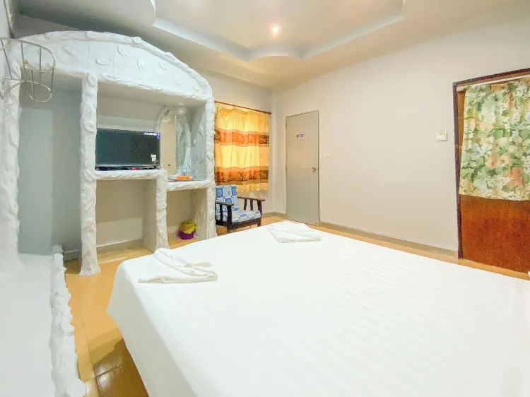 ห้องซูพีเรียร์ เตียงใหญ่ 1 เตียง