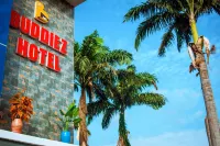 Buddiez Hotel & Resort Отели в г. 