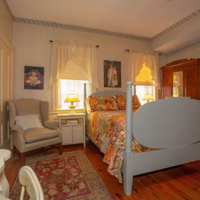 Standard Double Room-Pike Clark Currier Inn Promo Code