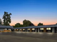 Outdoors Inn Hotels in Ponderay
