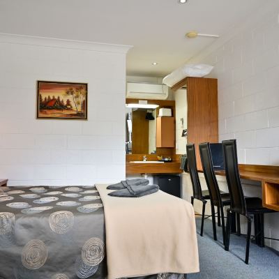 Superior Twin Room, 2 Bedrooms, Non Smoking, 2 Bathrooms Byer Fountain Motor Inn Promo Code