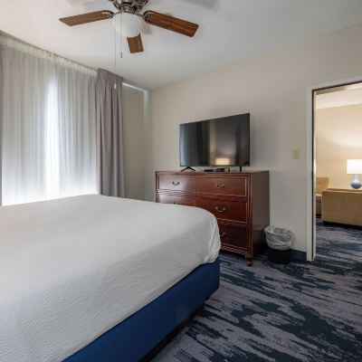 One-Bedroom King Suite With Sofa Bed SummerPlace Inn Destin Promo Code