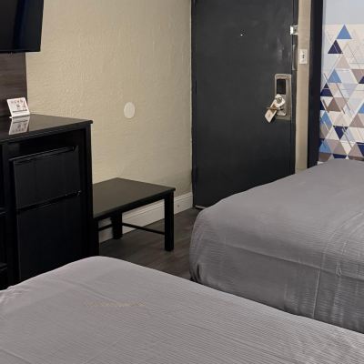 Suite-2 Queen Beds,Non-Smoking,Separate Bedroom,Two Sofabeds,Full Kitchen,Living Area,Work Desk LX Hotel Powered by Acw Circle Promo Code